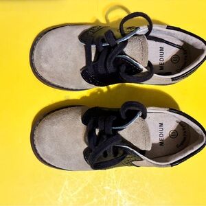 Footworks toddler Tan and Black and cream dress shoes 8.5